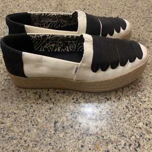 NEW TOMs Espadrilles.